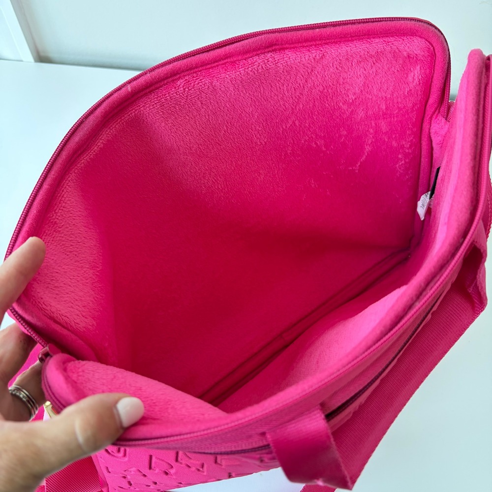 Marc by Marc Jacobs Jumbled Logo Neoprene Laptop Bag Hot Pink Gold Hardware - Picture 8 of 11